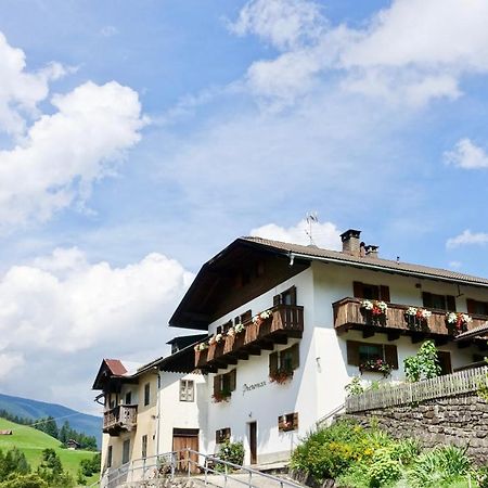 Ciasa Preroman App. Vista Castello Apartment San Martino in Badia Ngoại thất bức ảnh