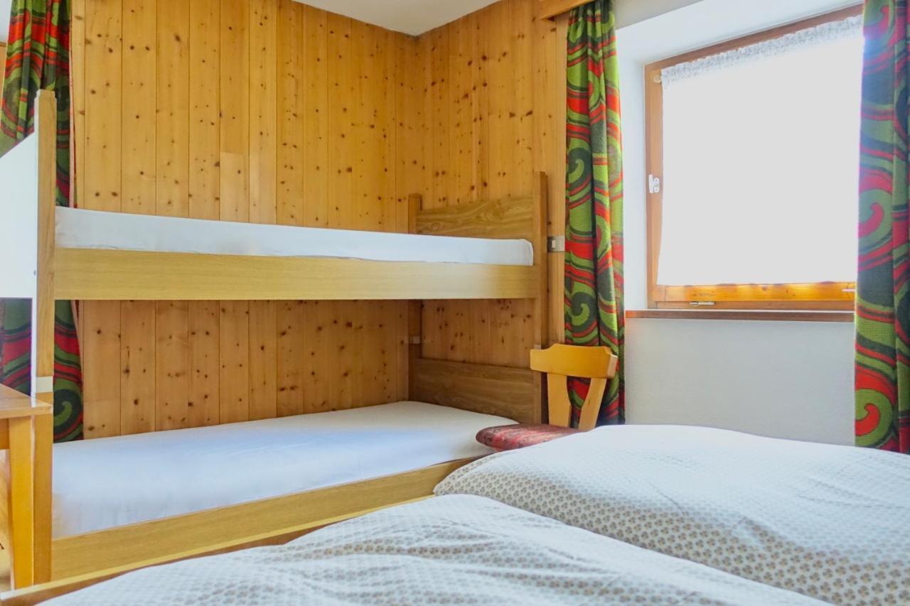 Ciasa Preroman App. Vista Castello Apartment San Martino in Badia Ngoại thất bức ảnh