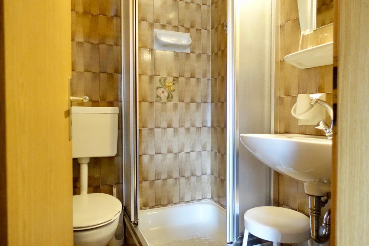 Ciasa Preroman App. Vista Castello Apartment San Martino in Badia Ngoại thất bức ảnh