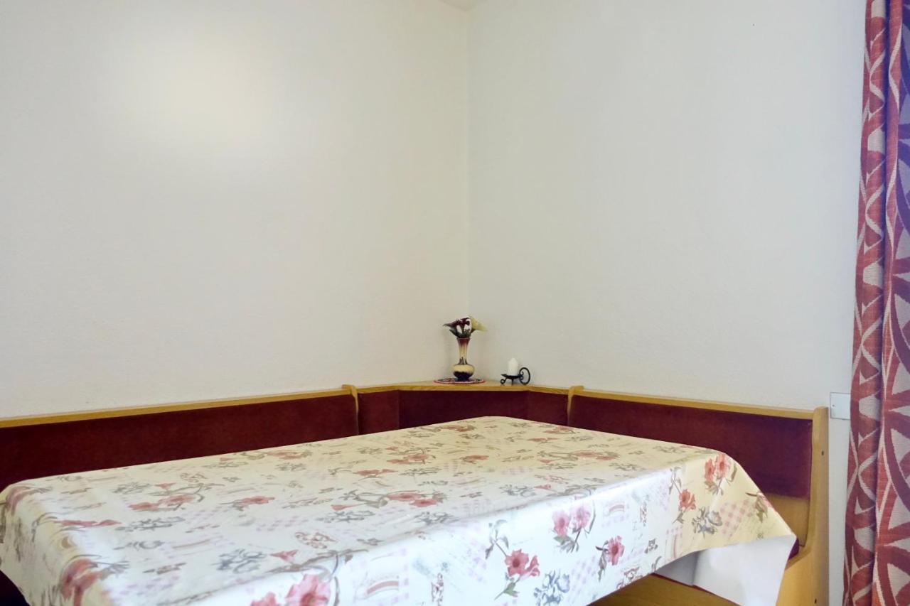 Ciasa Preroman App. Vista Castello Apartment San Martino in Badia Ngoại thất bức ảnh